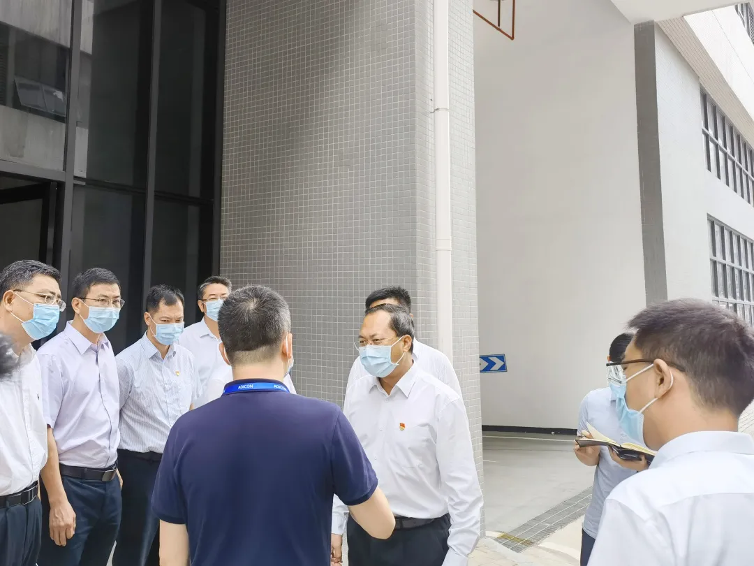 【園區(qū)新聞】市委常委、南沙區(qū)委書記盧一先等領(lǐng)導(dǎo)一行蒞臨廣東醫(yī)谷指導(dǎo)防疫工作