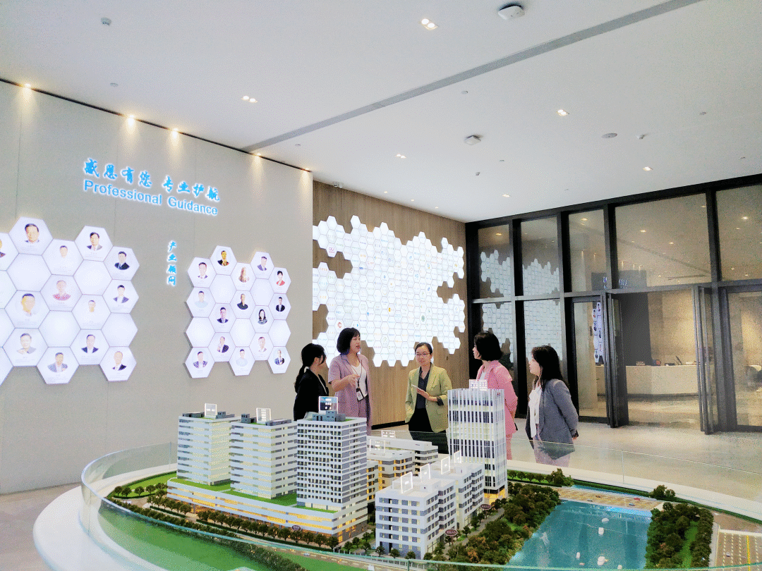 法國駐廣州總領事館商務投資處一行蒞臨廣東醫(yī)谷考察交流