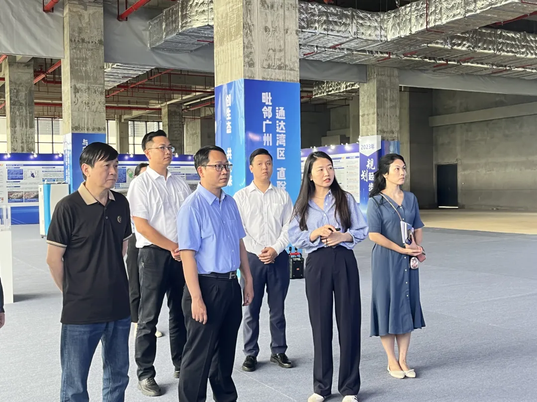 順德區(qū)市場監(jiān)管局黨組成員、區(qū)藥品檢驗所所長何小林一行蒞臨廣東醫(yī)谷考察調(diào)研